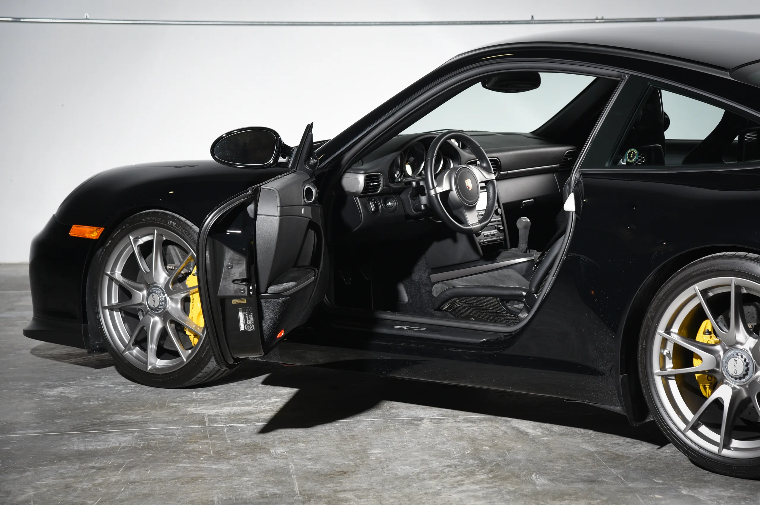 2010 Porsche 911 GT3 — photo 30 of 59
