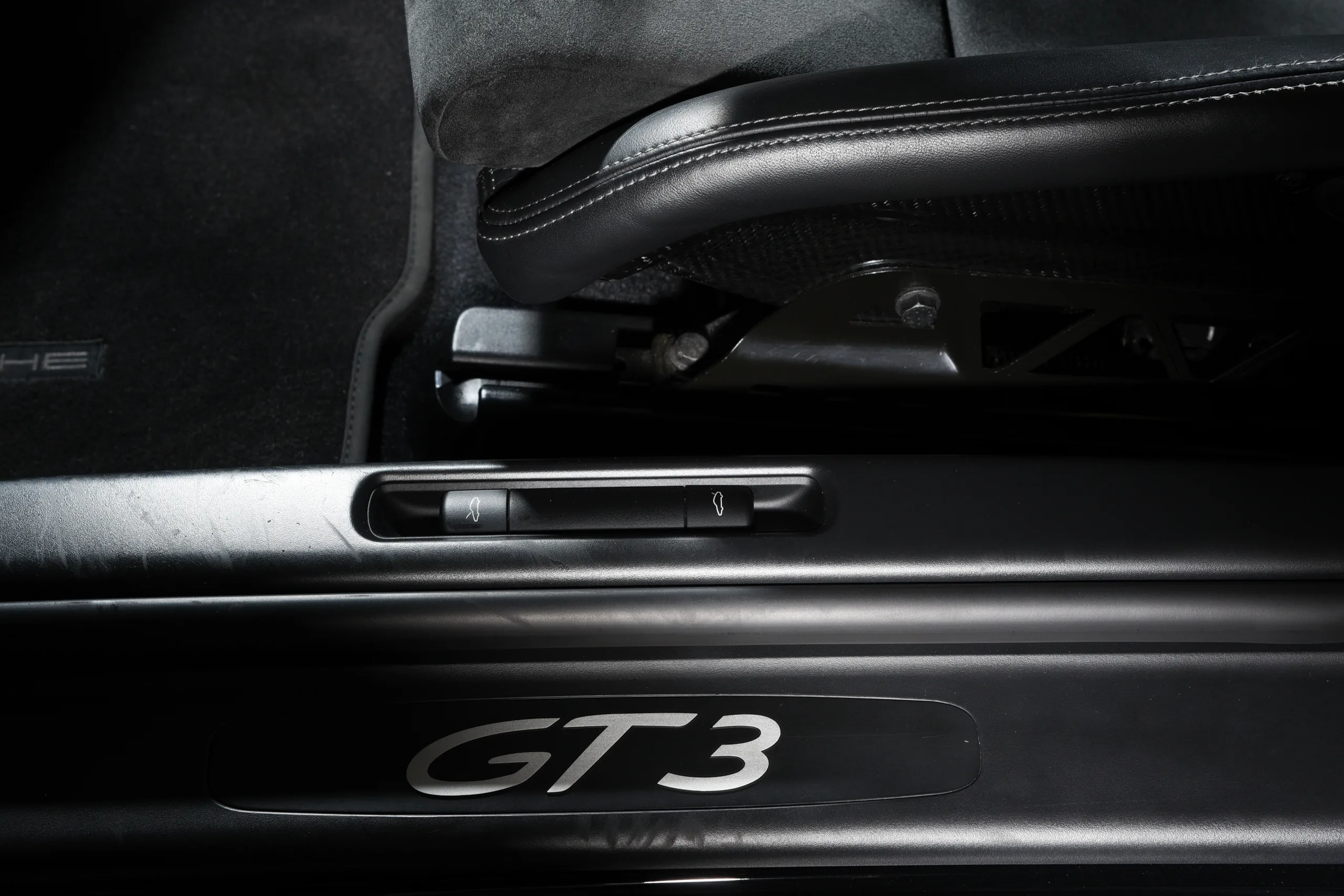 2010 Porsche 911 GT3 — photo 54 of 59