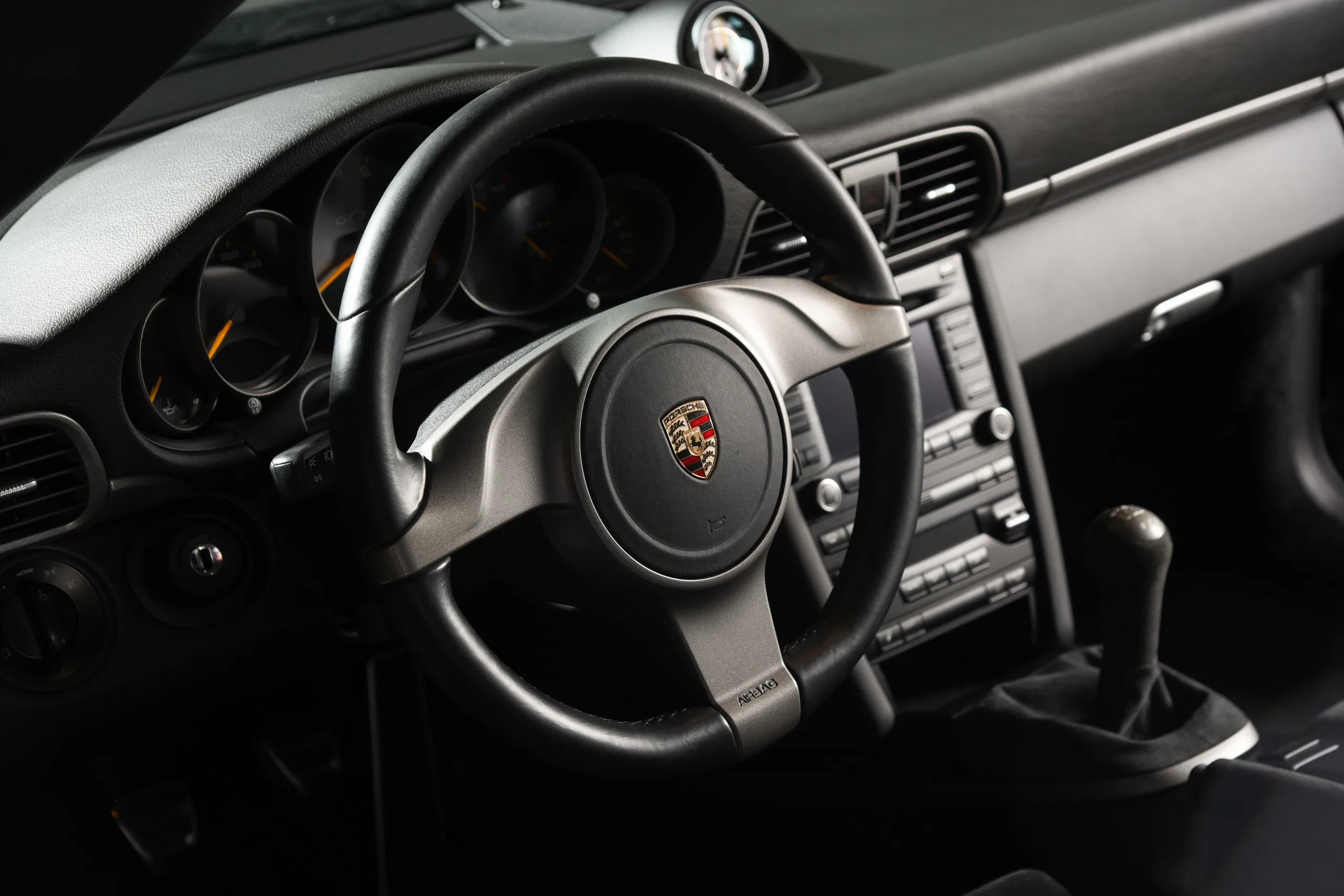 2010 Porsche 911 GT3 — photo 33 of 59
