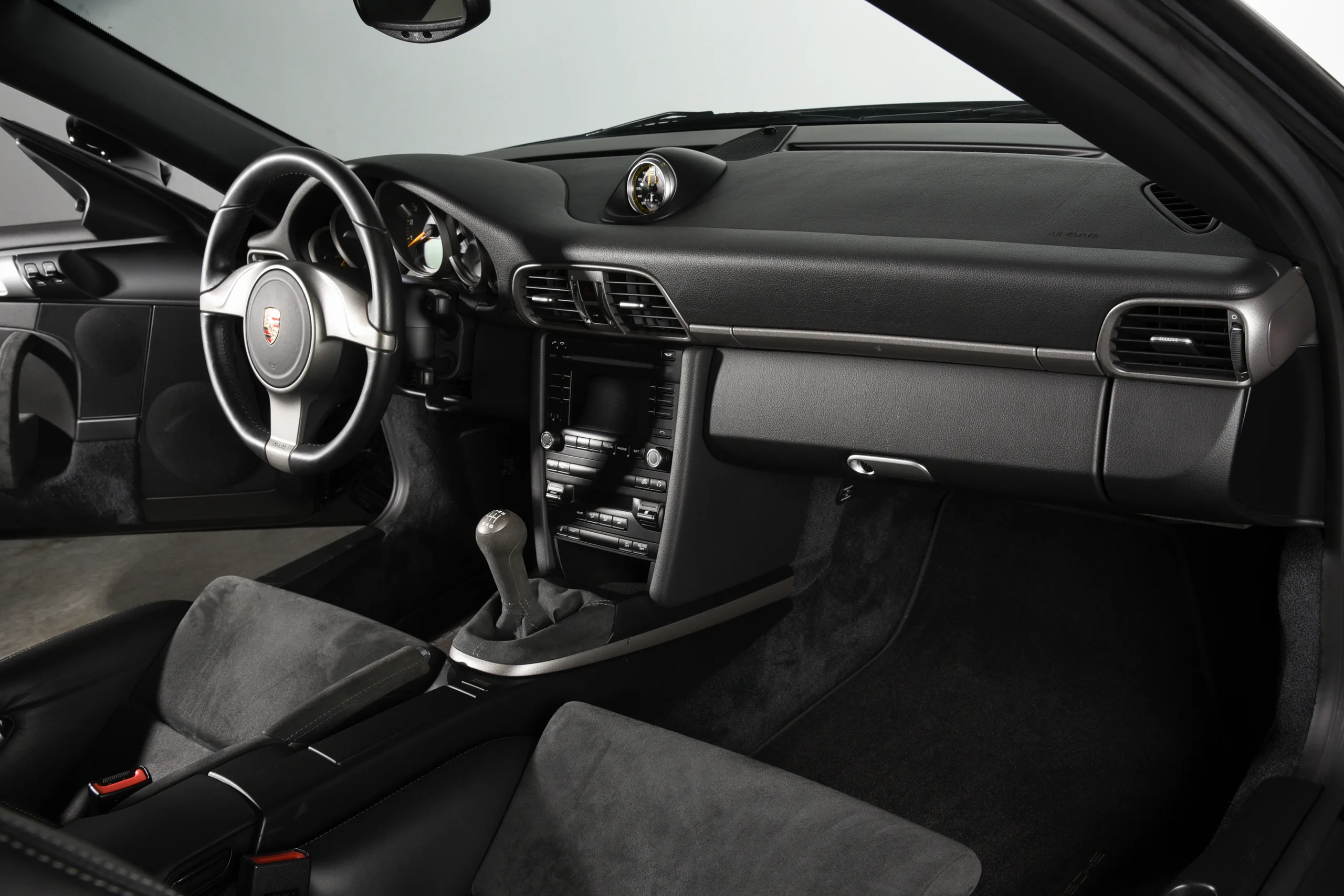 2010 Porsche 911 GT3 — photo 32 of 59