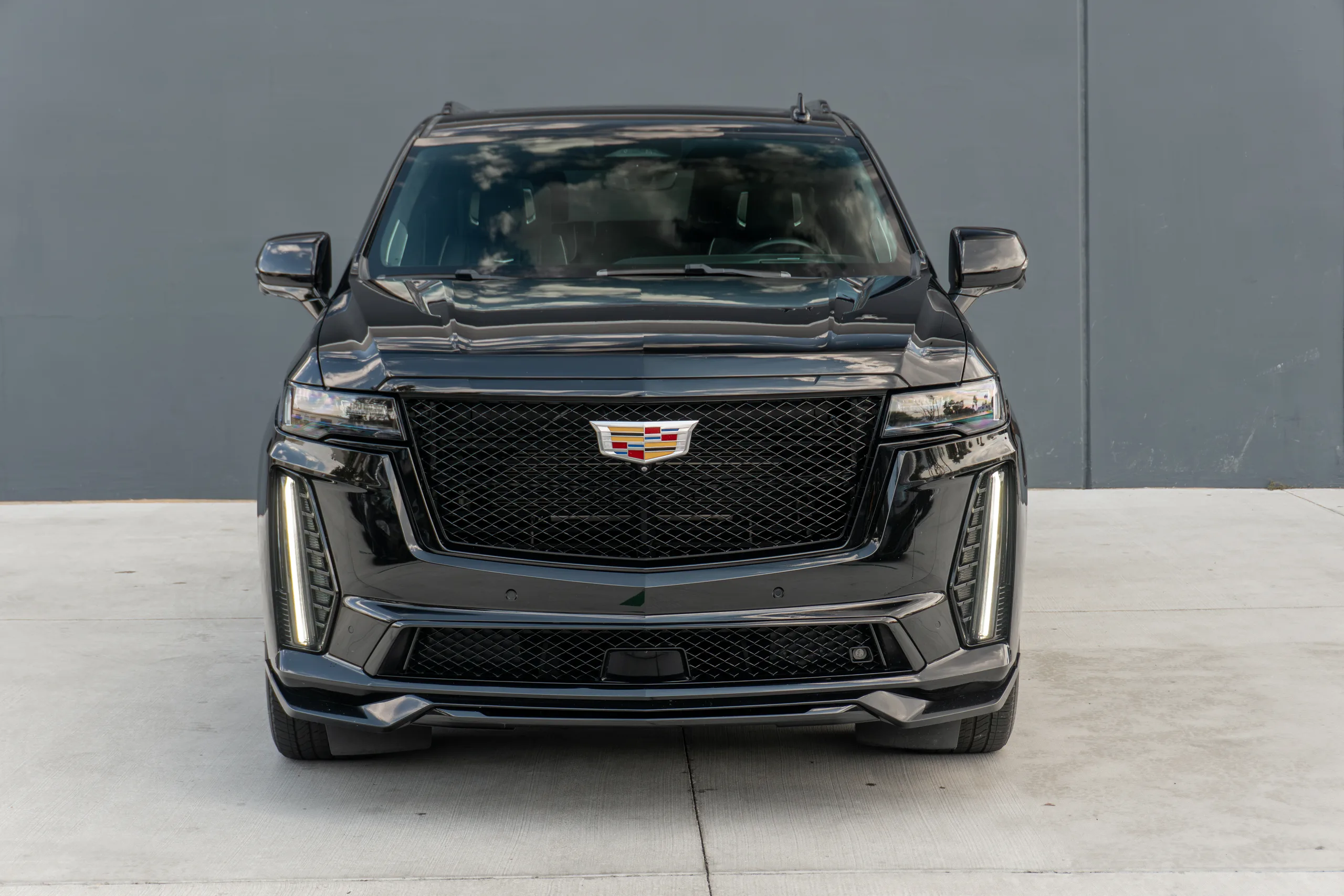 2023 Cadillac Escalade-V — photo 5 of 73