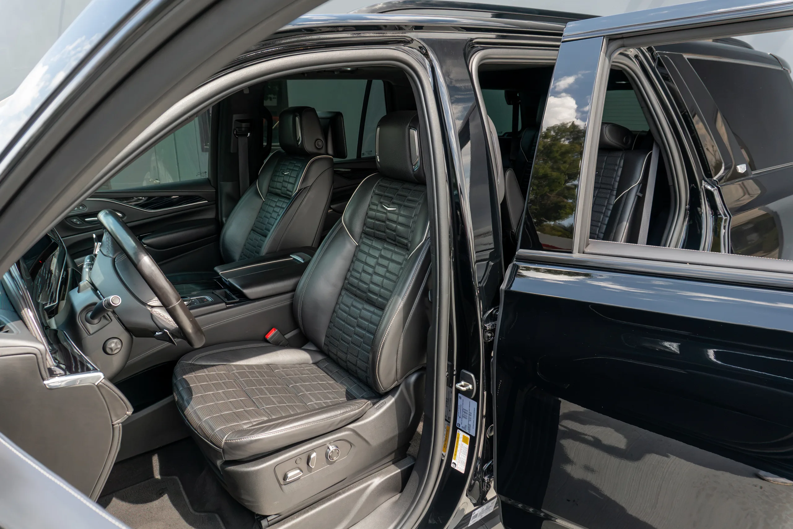 2023 Cadillac Escalade-V — photo 50 of 73