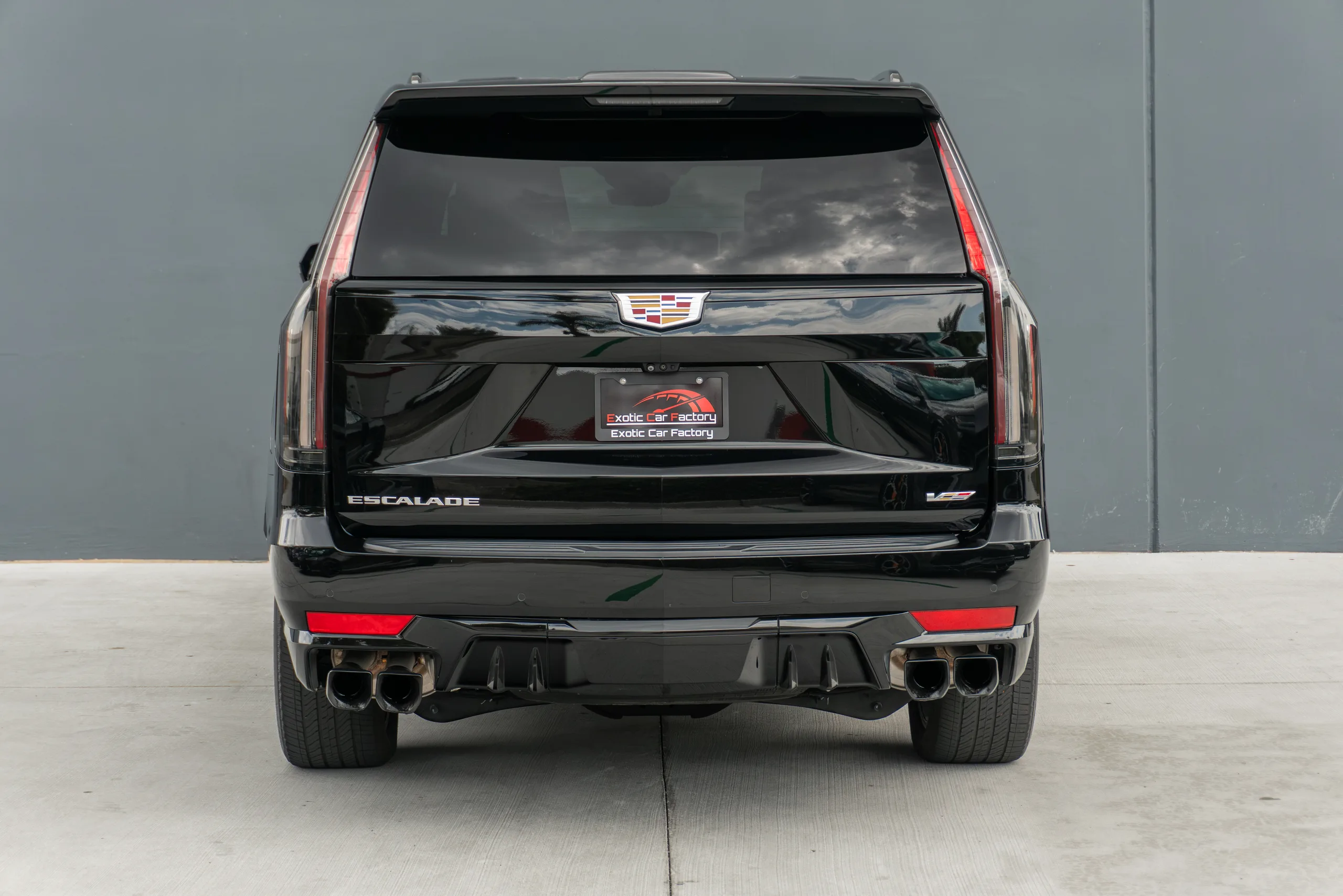 2023 Cadillac Escalade-V — photo 14 of 73