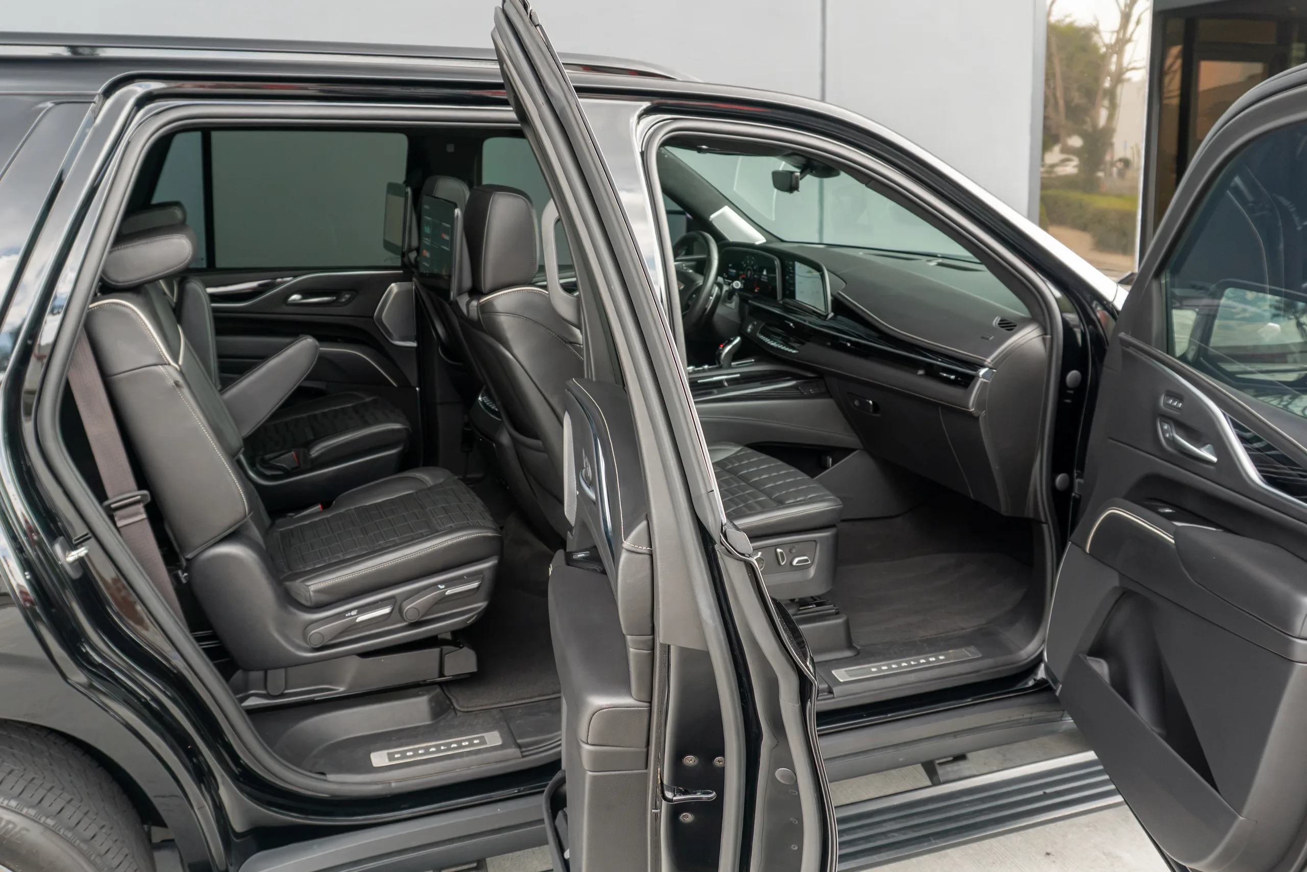2023 Cadillac Escalade-V — photo 55 of 73