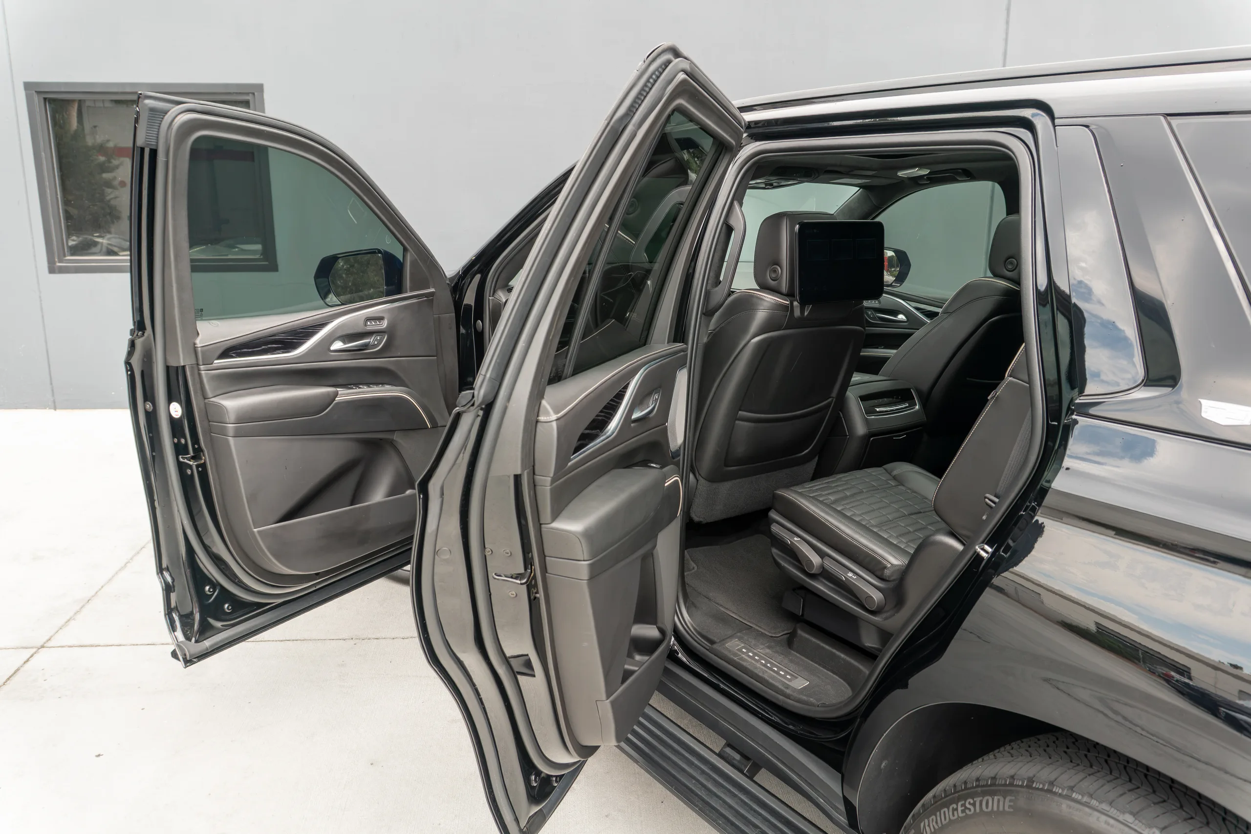 2023 Cadillac Escalade-V — photo 71 of 73
