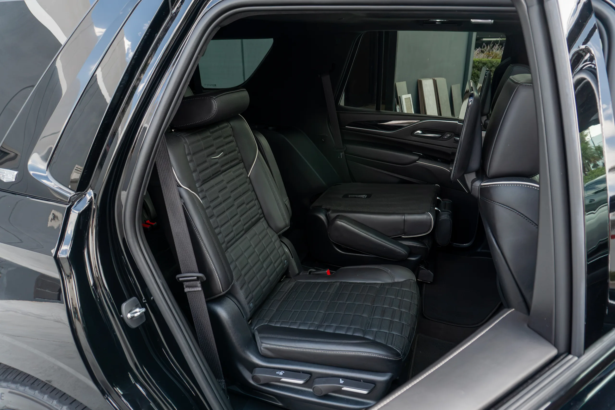 2023 Cadillac Escalade-V — photo 65 of 73