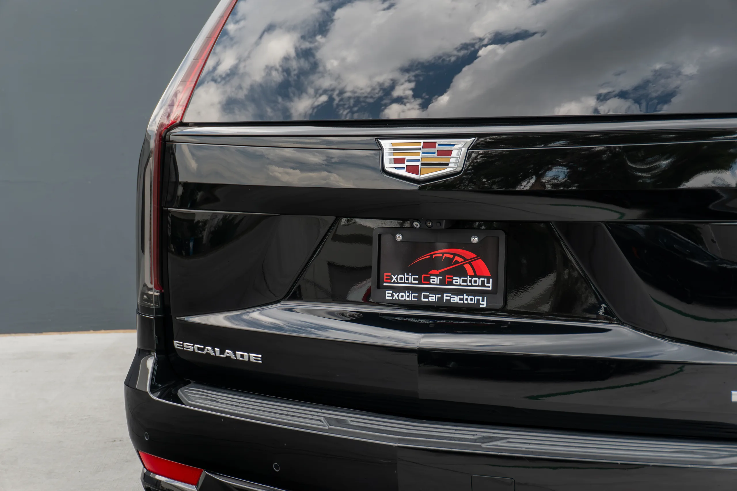 2023 Cadillac Escalade-V — photo 30 of 73