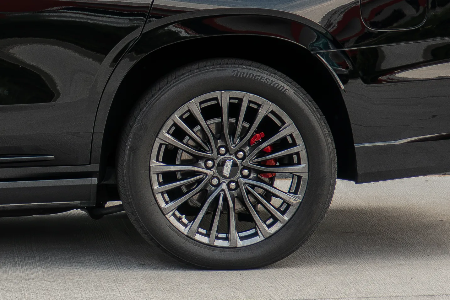 2023 Cadillac Escalade-V — photo 23 of 73