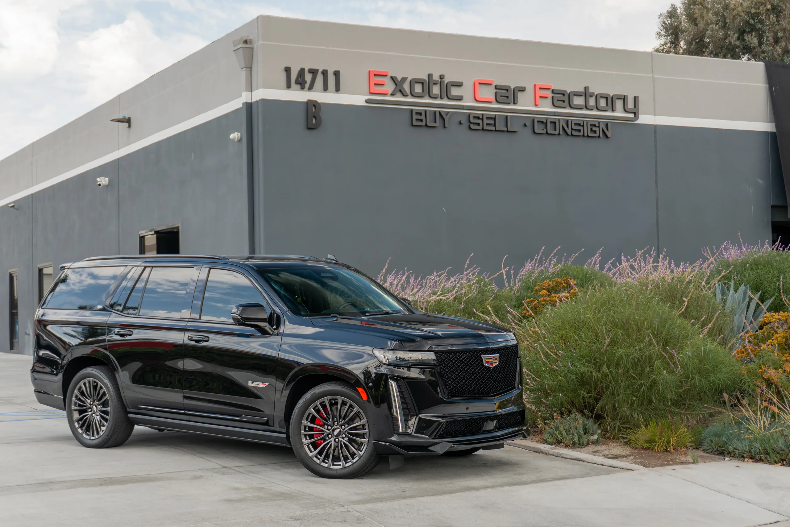2023 Cadillac Escalade-V — photo 36 of 73