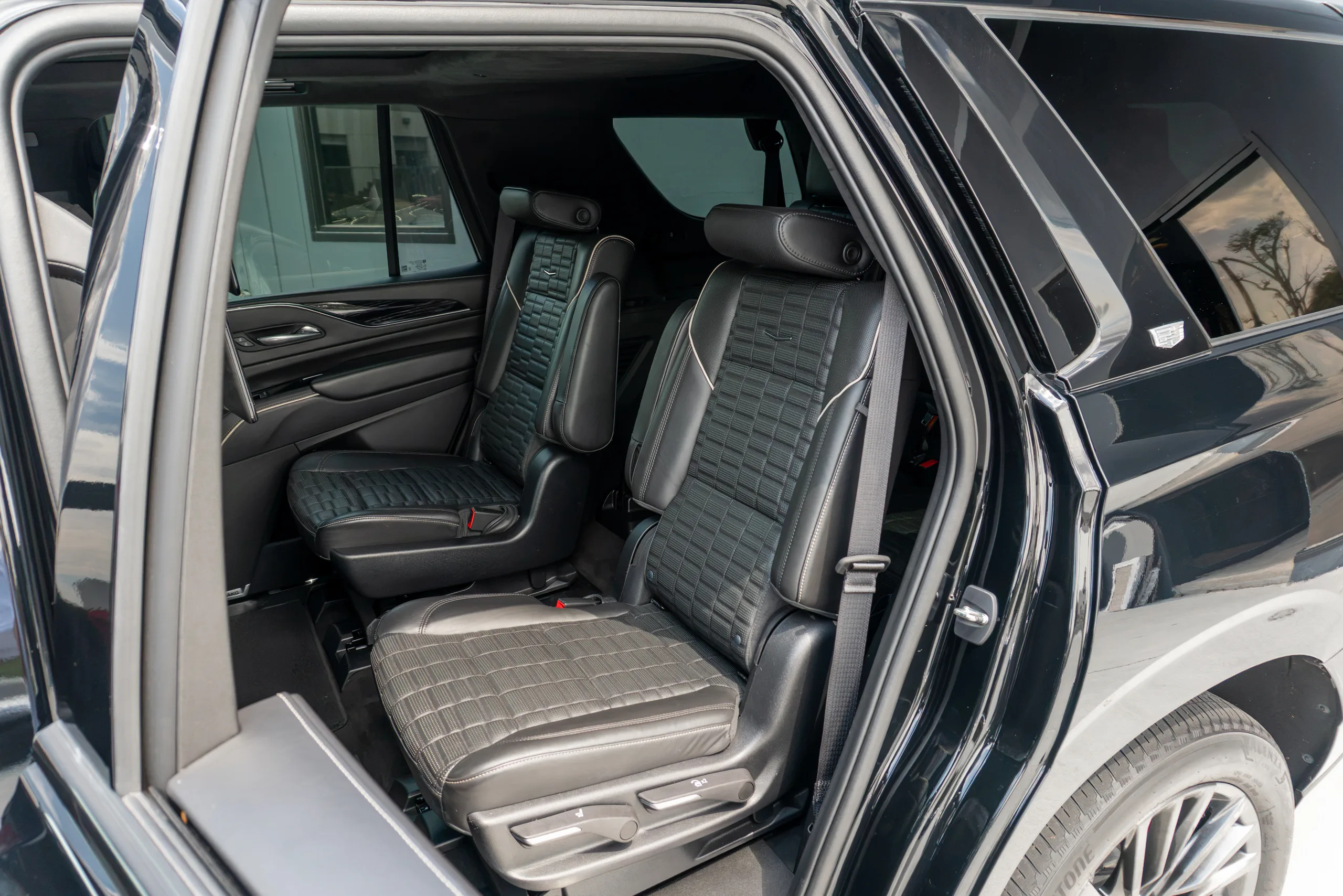 2023 Cadillac Escalade-V — photo 52 of 73