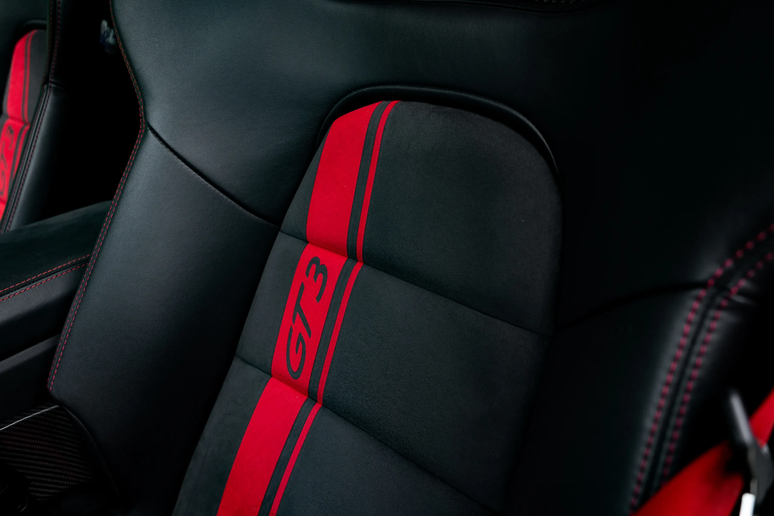 2018 Porsche 911 GT3 — photo 54 of 64