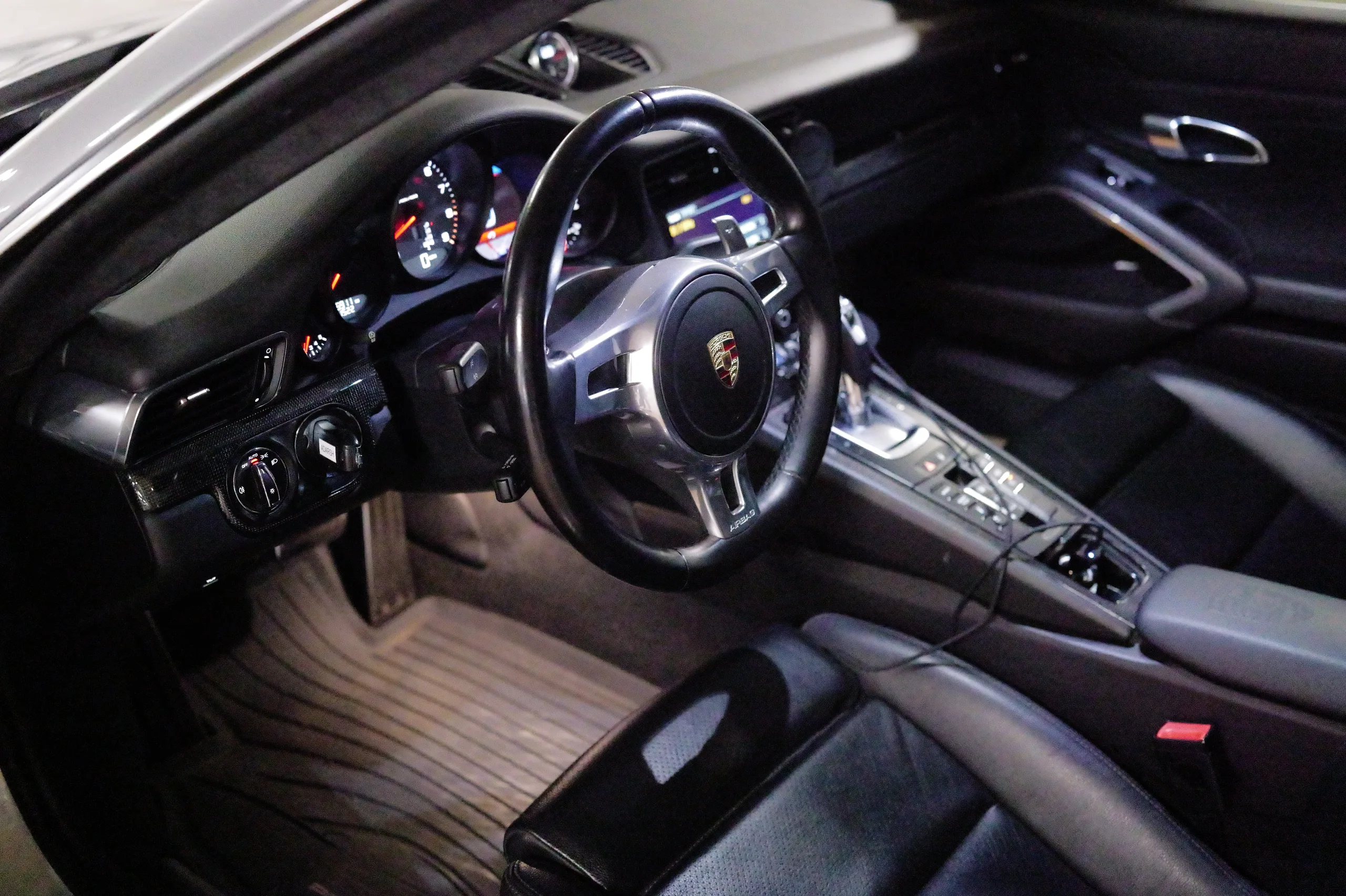 2014 Porsche 911 Carrera S — photo 34 of 52