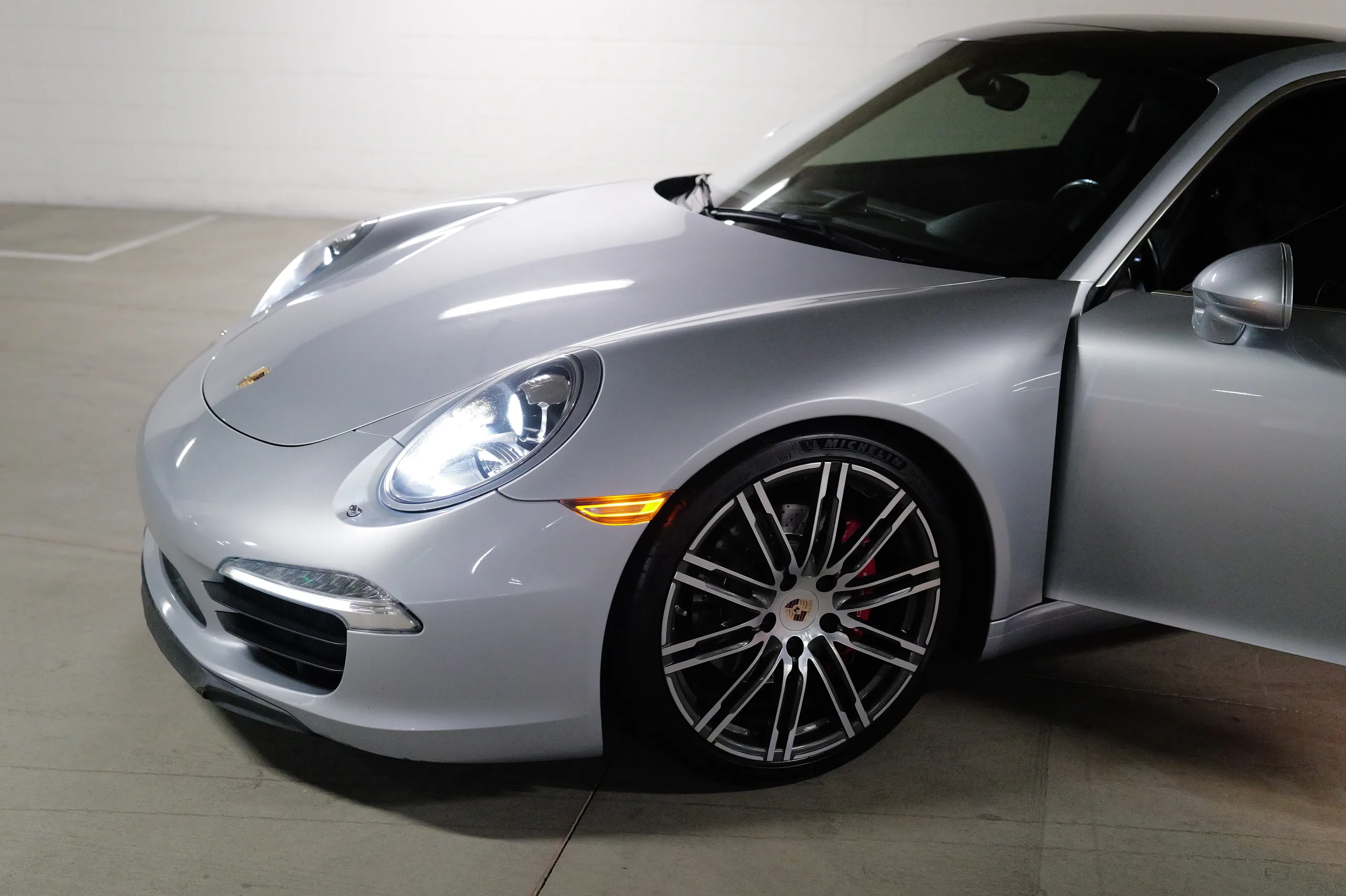 2014 Porsche 911 Carrera S — photo 13 of 52