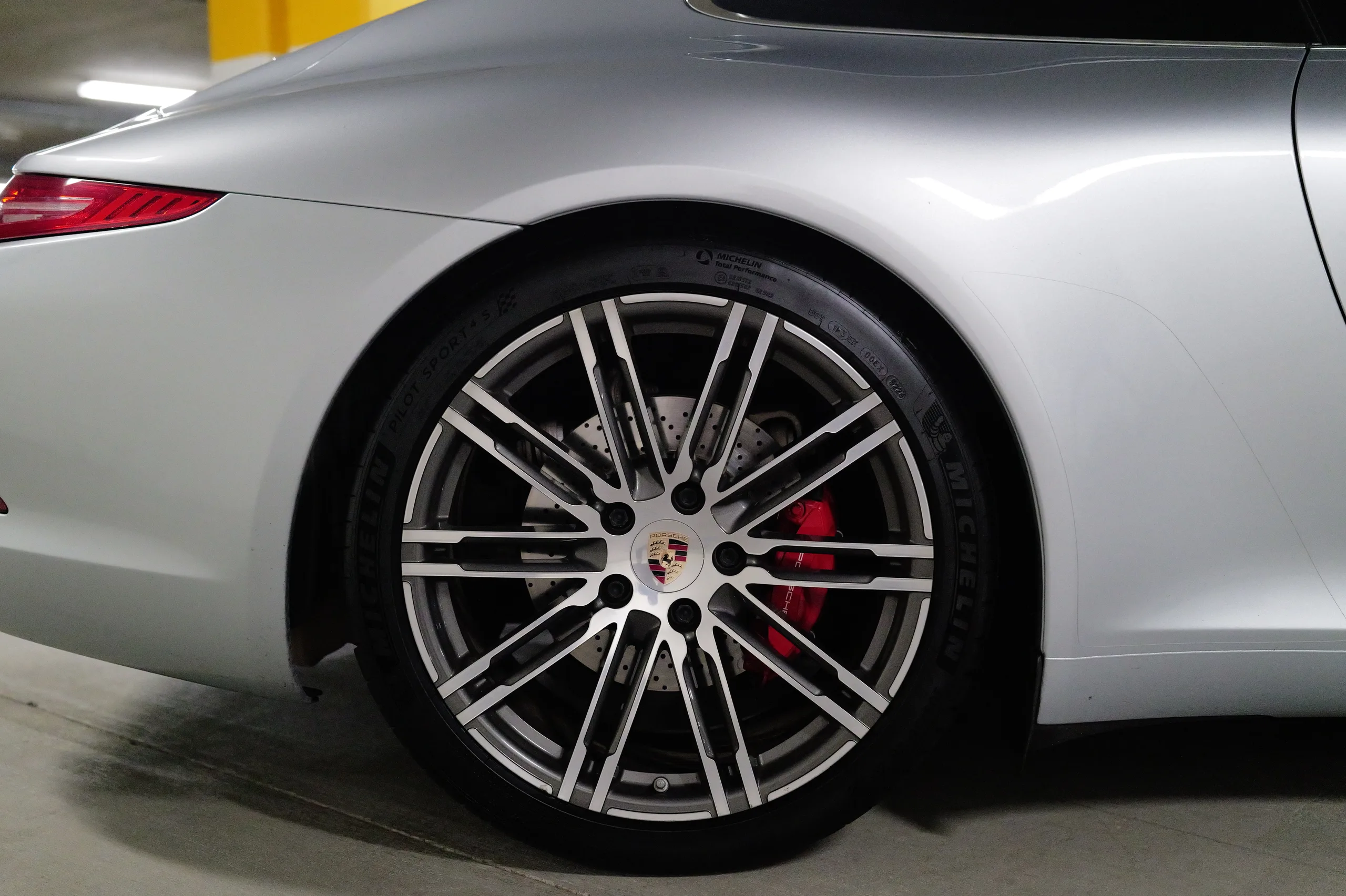 2014 Porsche 911 Carrera S — photo 28 of 52