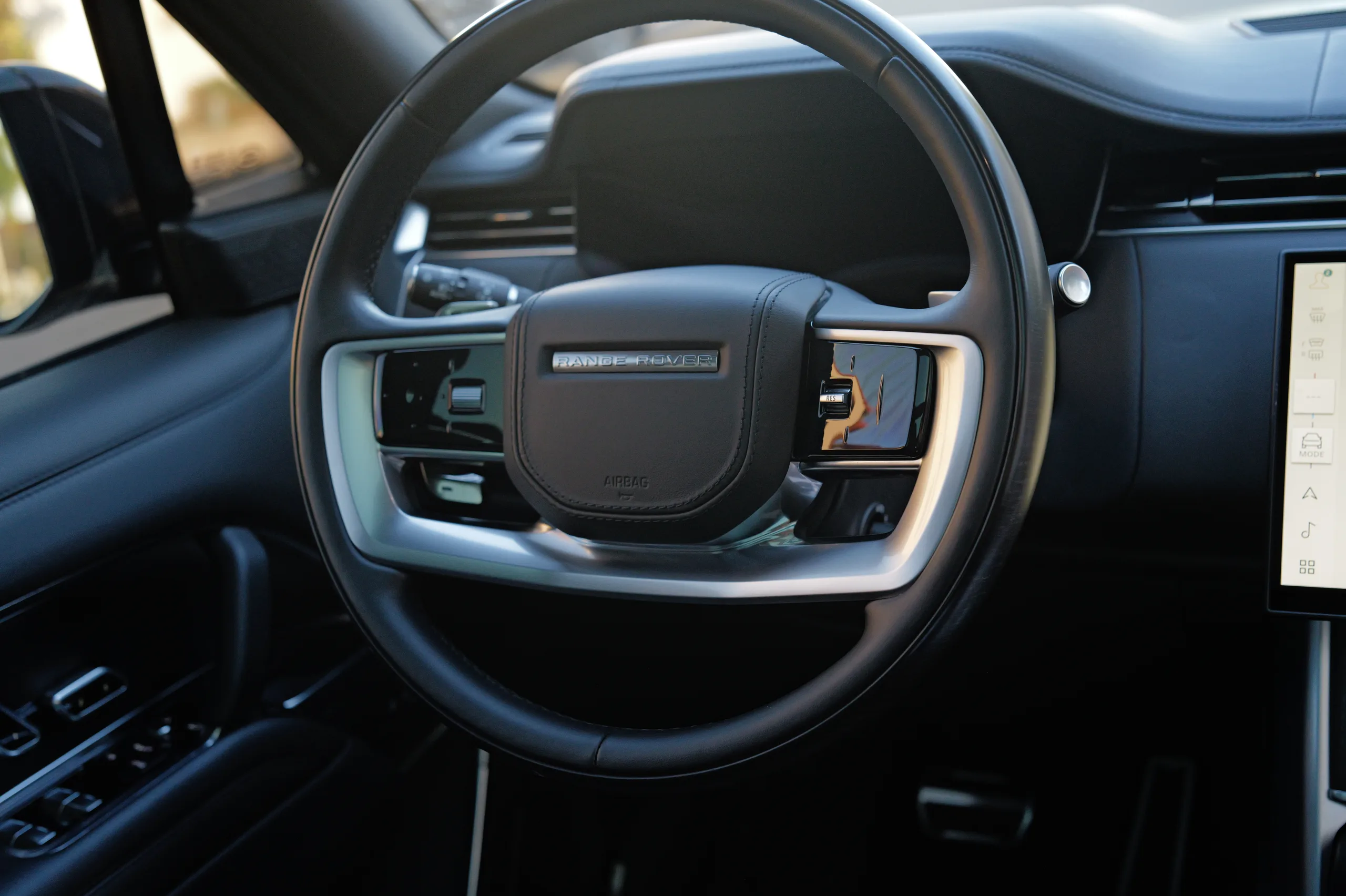 2024 Land Rover Range Rover Autobiography — photo 30 of 60