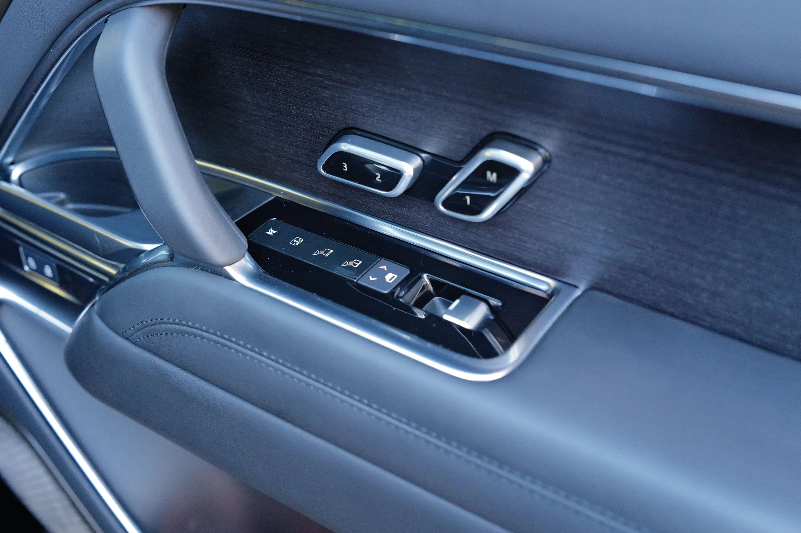 2024 Land Rover Range Rover Autobiography — photo 40 of 60