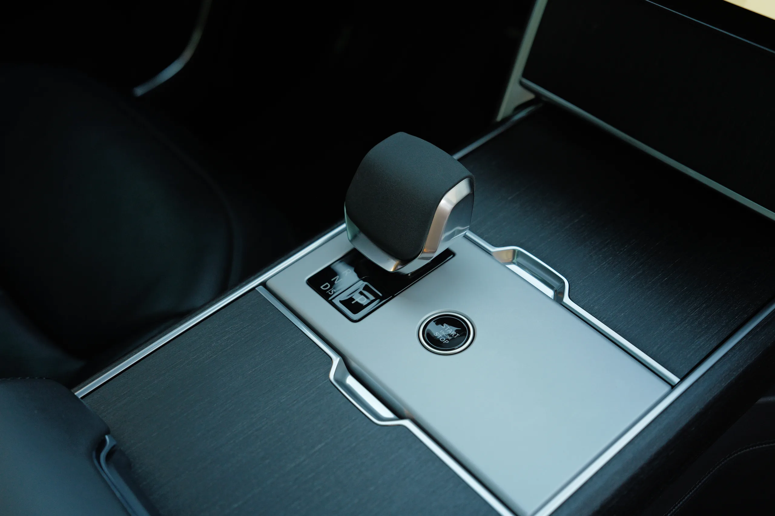 2024 Land Rover Range Rover Autobiography — photo 36 of 60