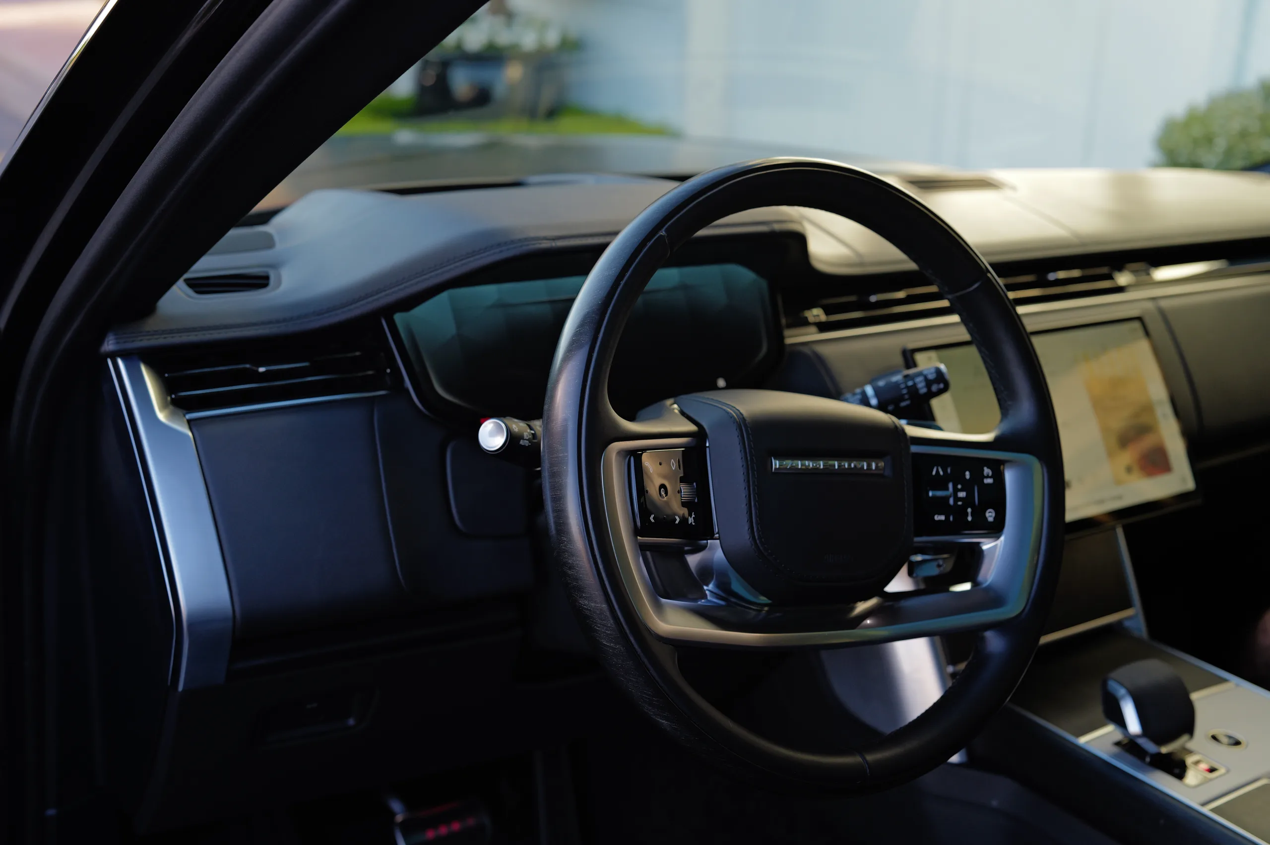 2024 Land Rover Range Rover Autobiography — photo 31 of 60