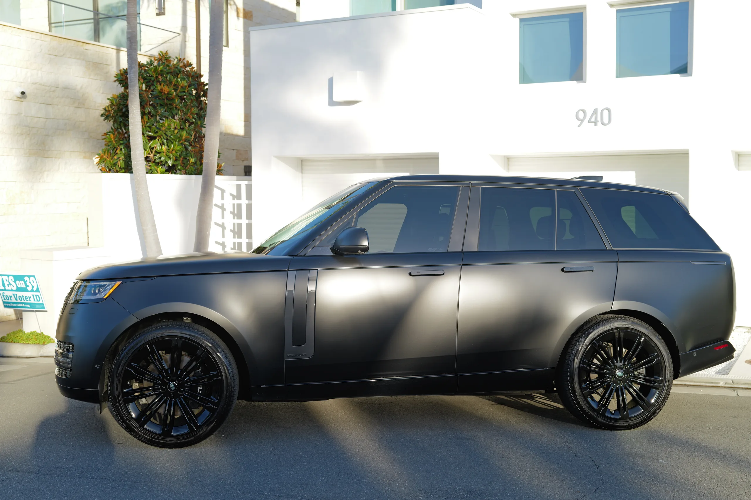 2024 Land Rover Range Rover Autobiography — photo 8 of 60