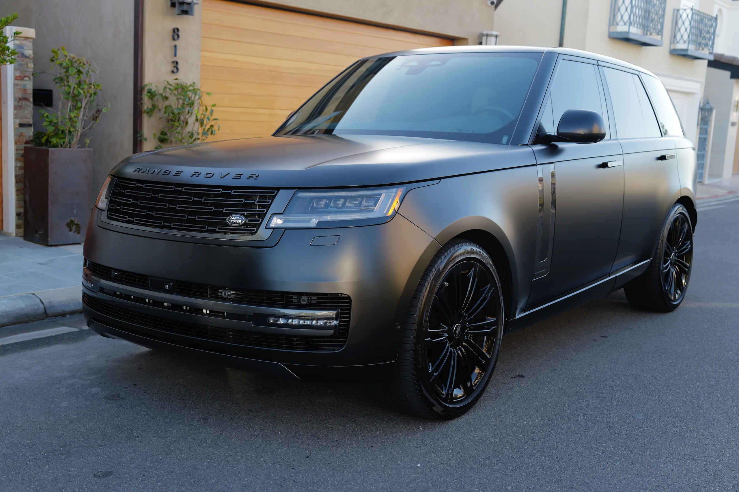 2024 Land Rover Range Rover Autobiography — photo 3 of 60