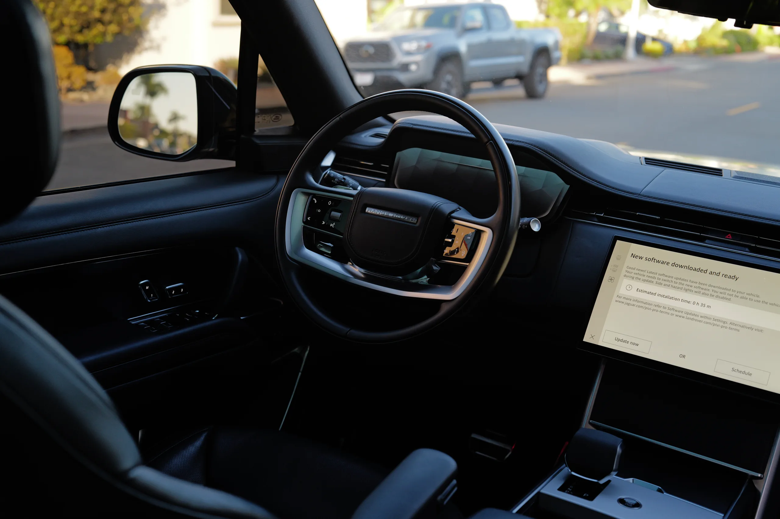 2024 Land Rover Range Rover Autobiography — photo 28 of 60