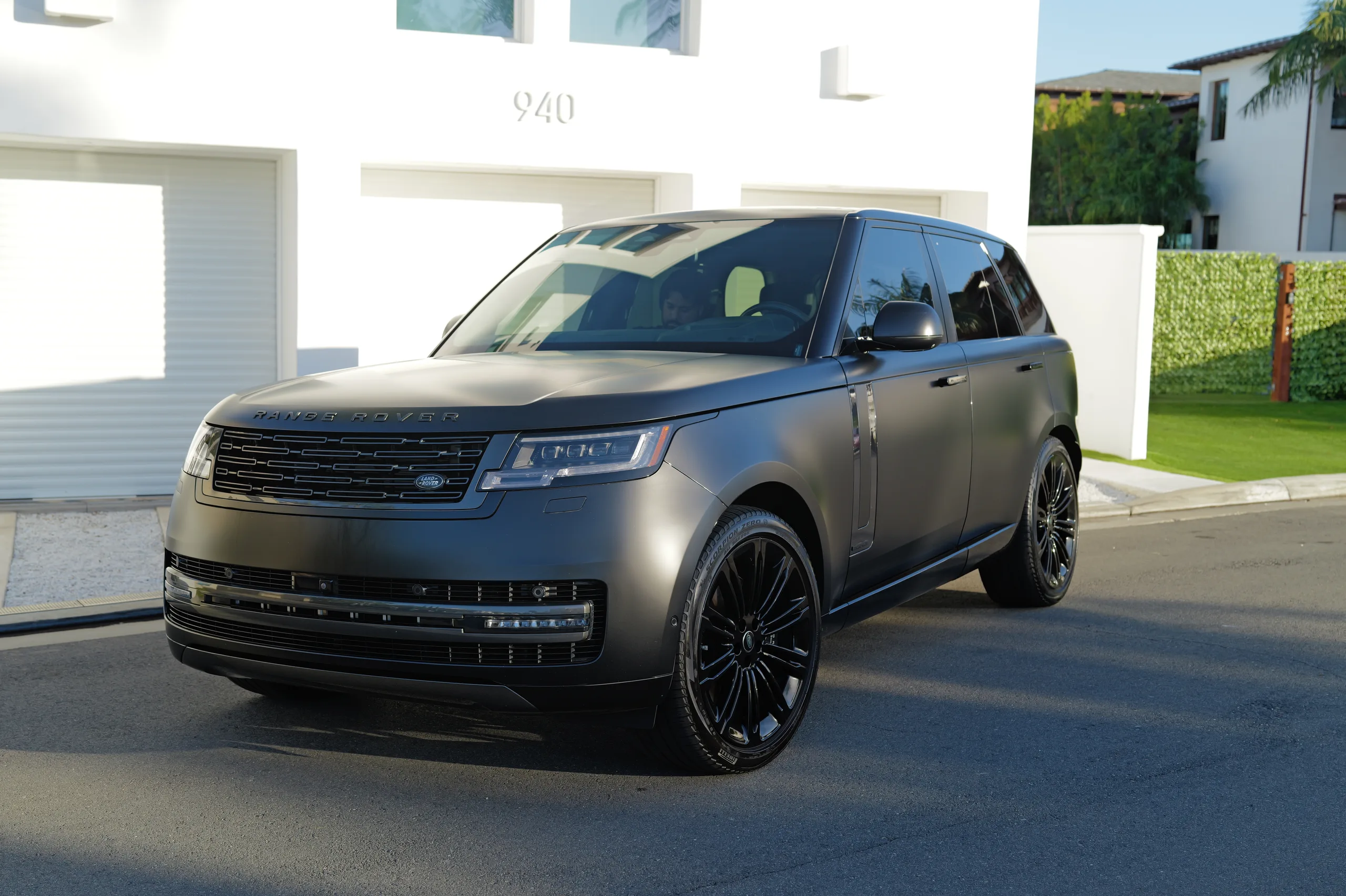 2024 Land Rover Range Rover Autobiography — photo 4 of 60