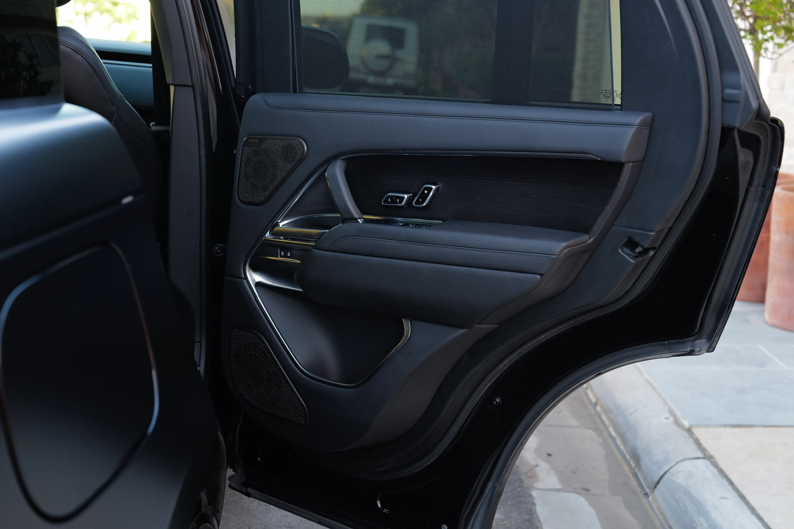 2024 Land Rover Range Rover Autobiography — photo 42 of 60